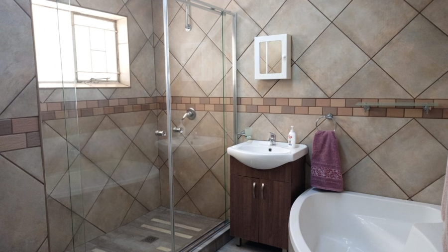 Commercial Property for Sale in Oos Einde North West